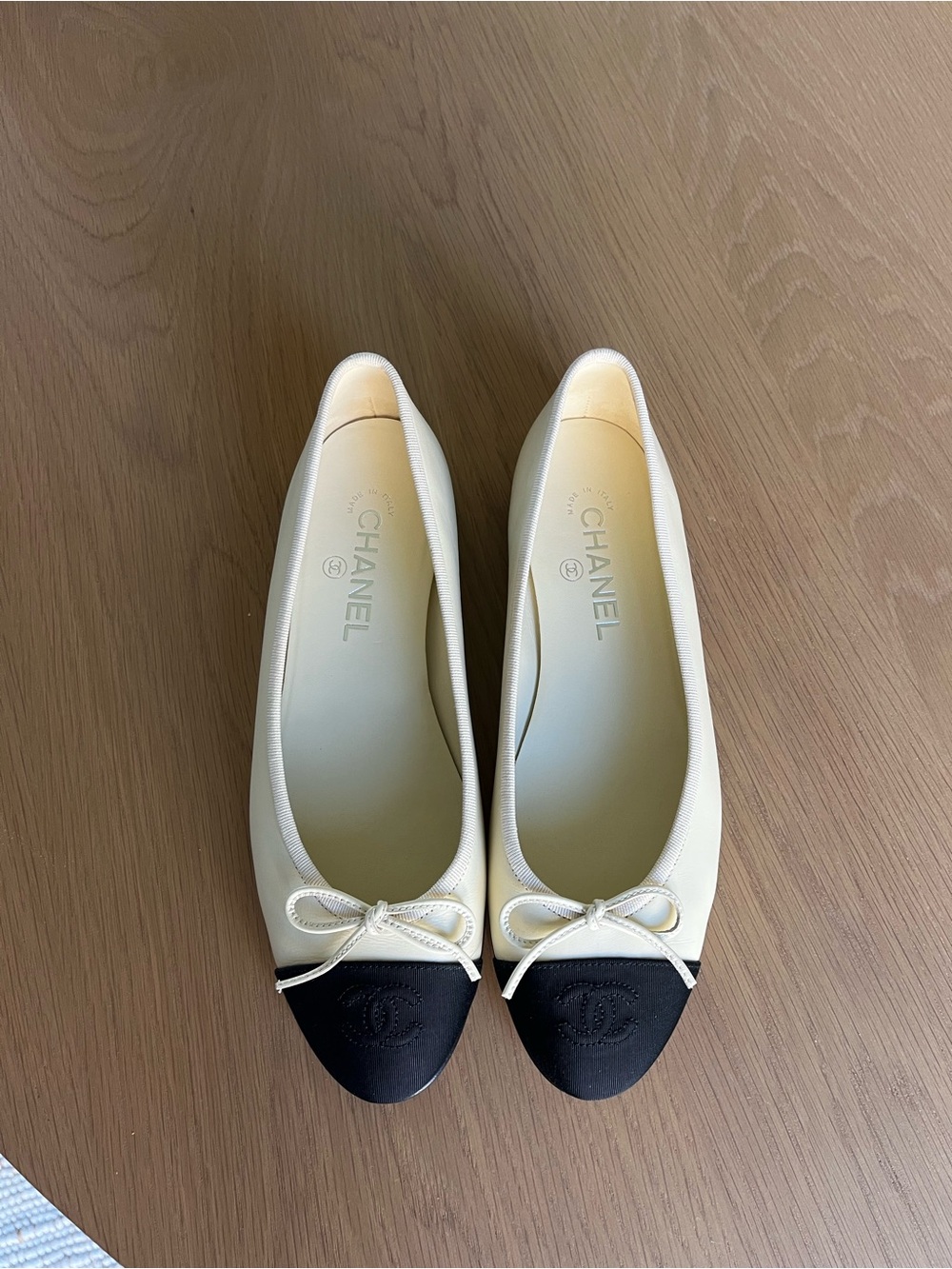 Chanel Authentic Ivory Ballet Flats Size 39 - Picture 15 of 15